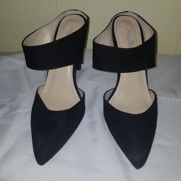 Suade heels size 9 - Picture 2 of 6